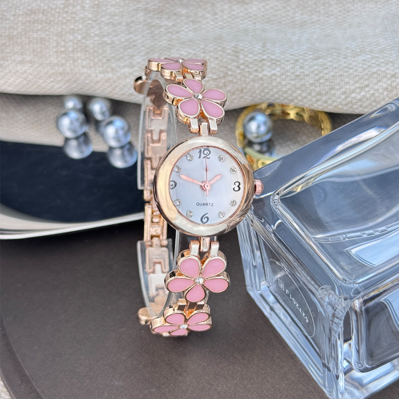 Jewelry Watches Vintage - Graceful Women's Quartz Watch: Elegant Black