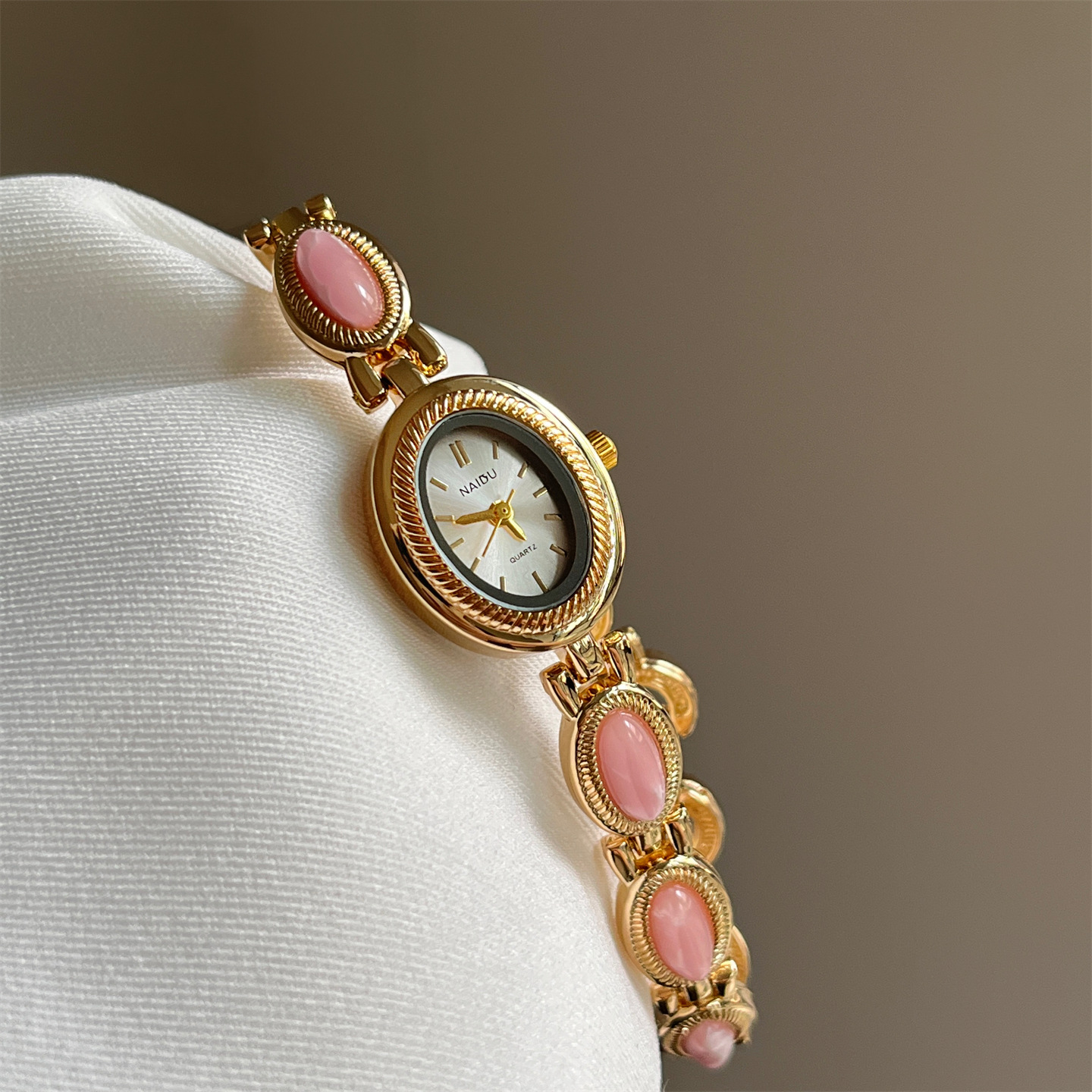 New Vintage Women's Watch with - огляд і ціна Jewelry Watches Vintage