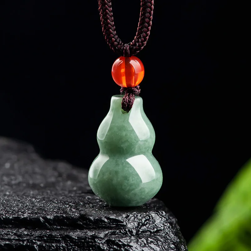 Burmese Jade Gourd Pendant Gif - огляд і ціна Luxury Gifts Jewelry & Watches Namfleg Mostar