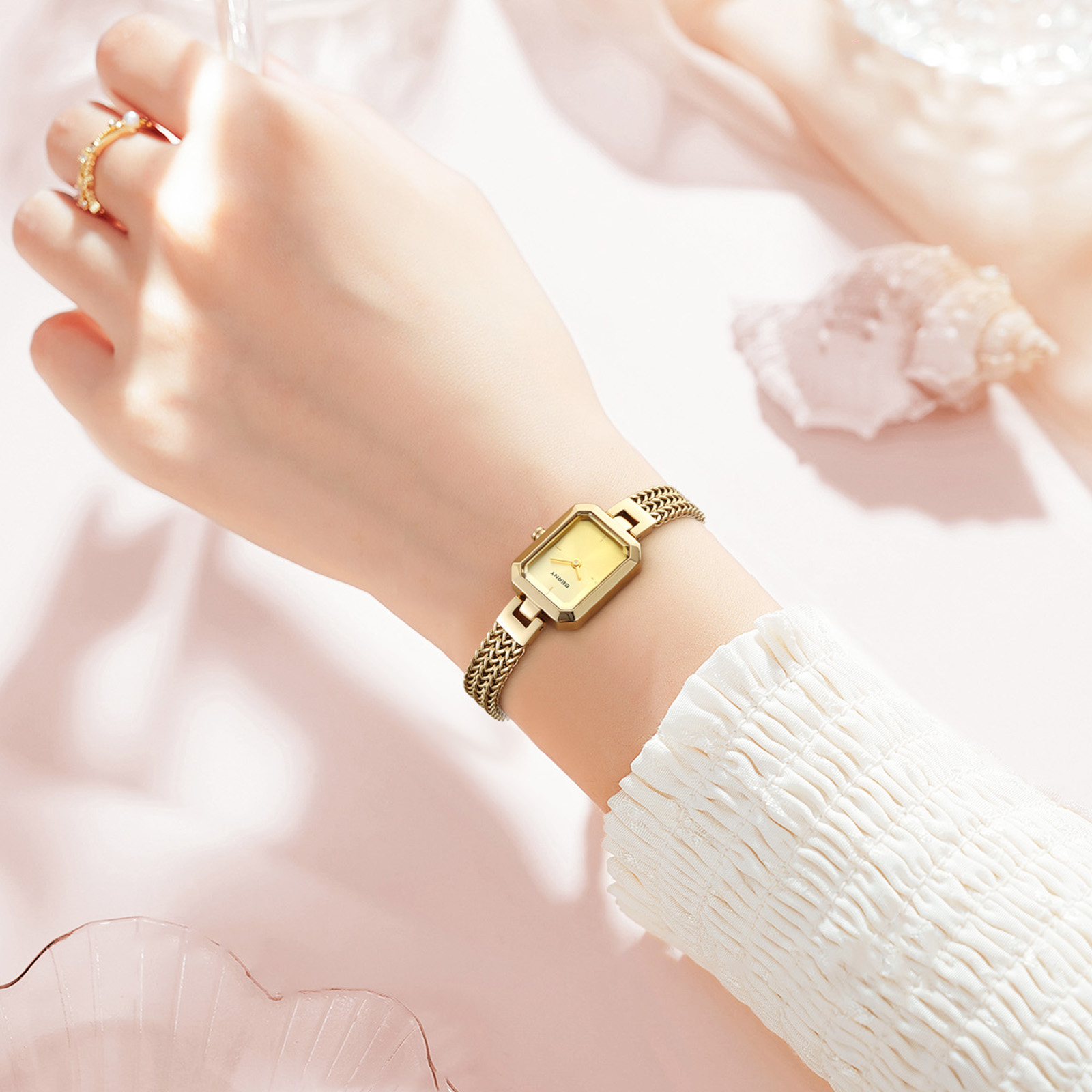 BERNY Gold Watch for Women Min - огляд і ціна Jewelry Watches Luxury